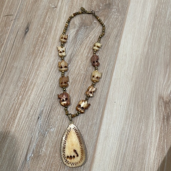 Vintage Miriam Haskell carved elephant necklace - Picture 5 of 12